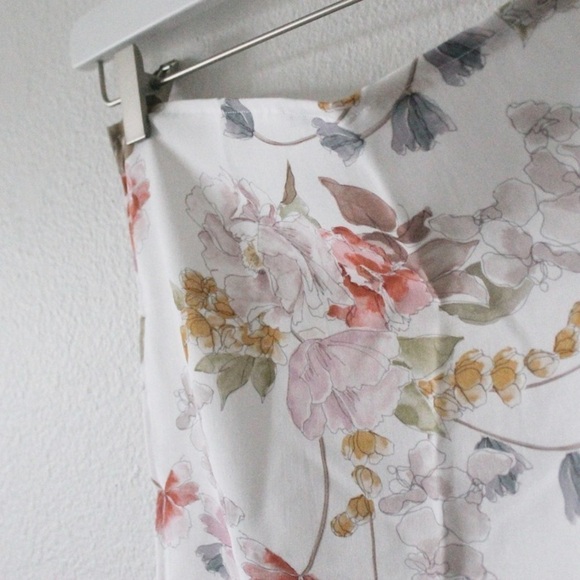 NWT HANDMADE Floral 16” x 16” Scarf #14 L987 - Picture 2 of 7